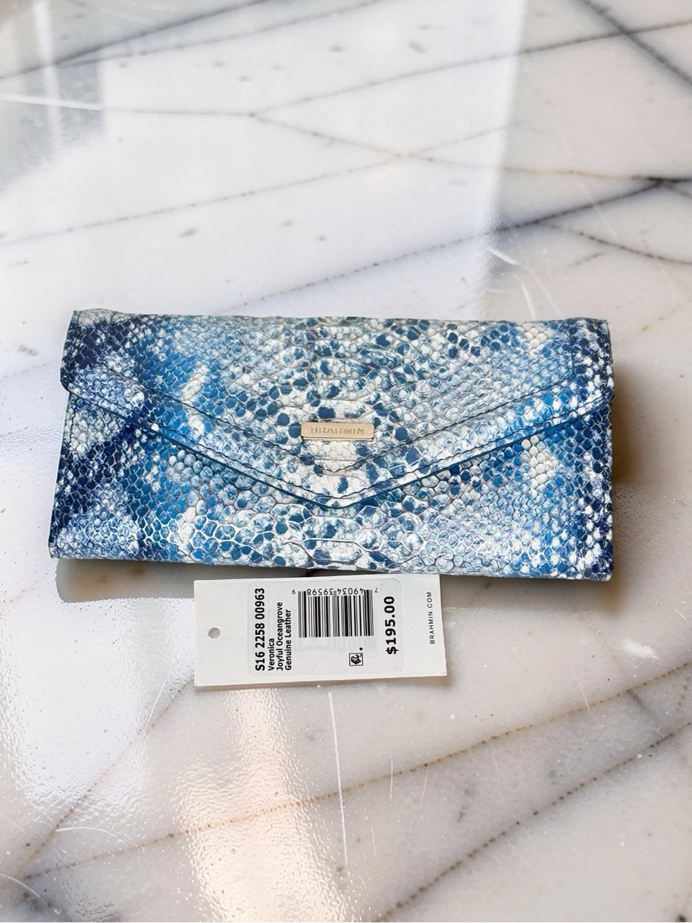 Brahmin high quality, embossed, leather in sky and ocean blue, Veronica style 🦋
